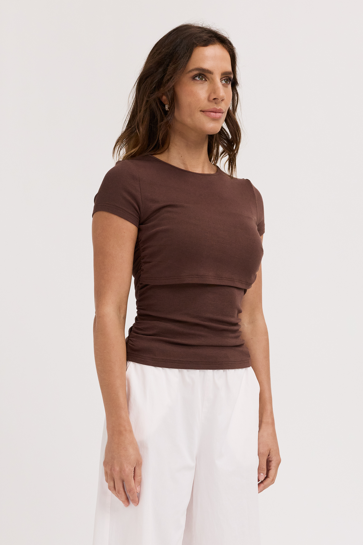 Ari Ribbed Ruched Tee - Chocolate