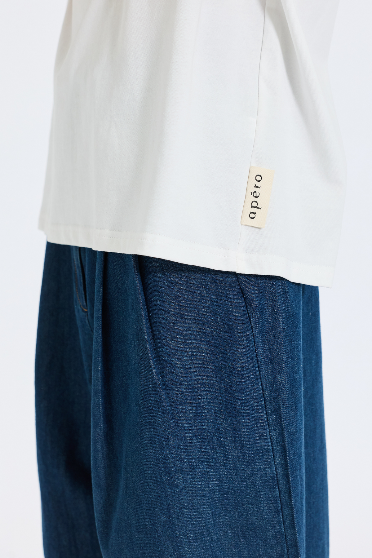 Saxon Stripe Detail Panel Tee - White / Black