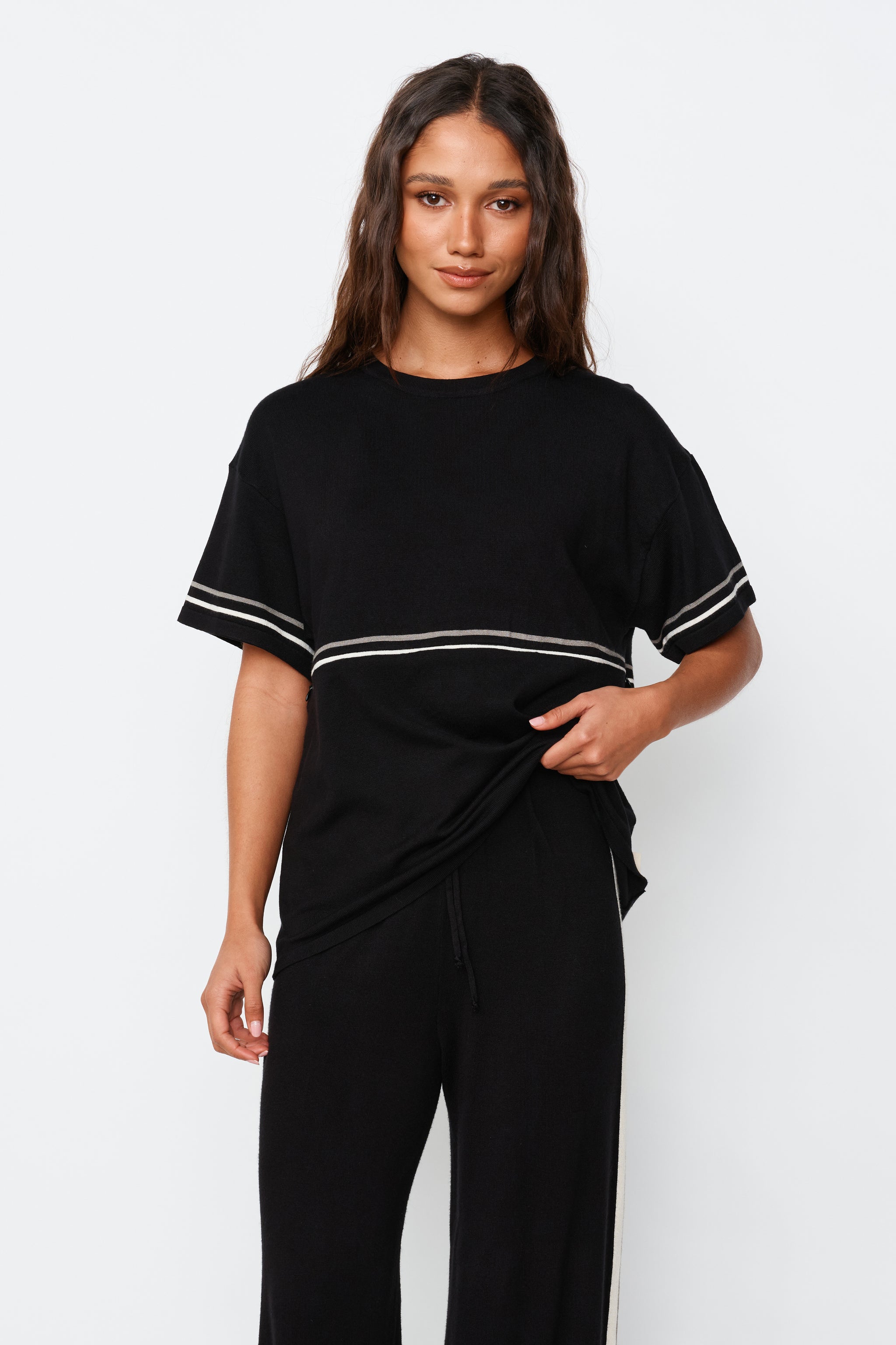 Black Knit Breastfeeding Friendly Tee – Apero Label