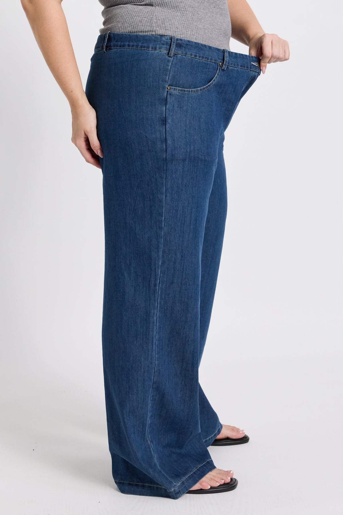 Anderson Adjustable-Waist Wide Leg Jean - Medium Blue