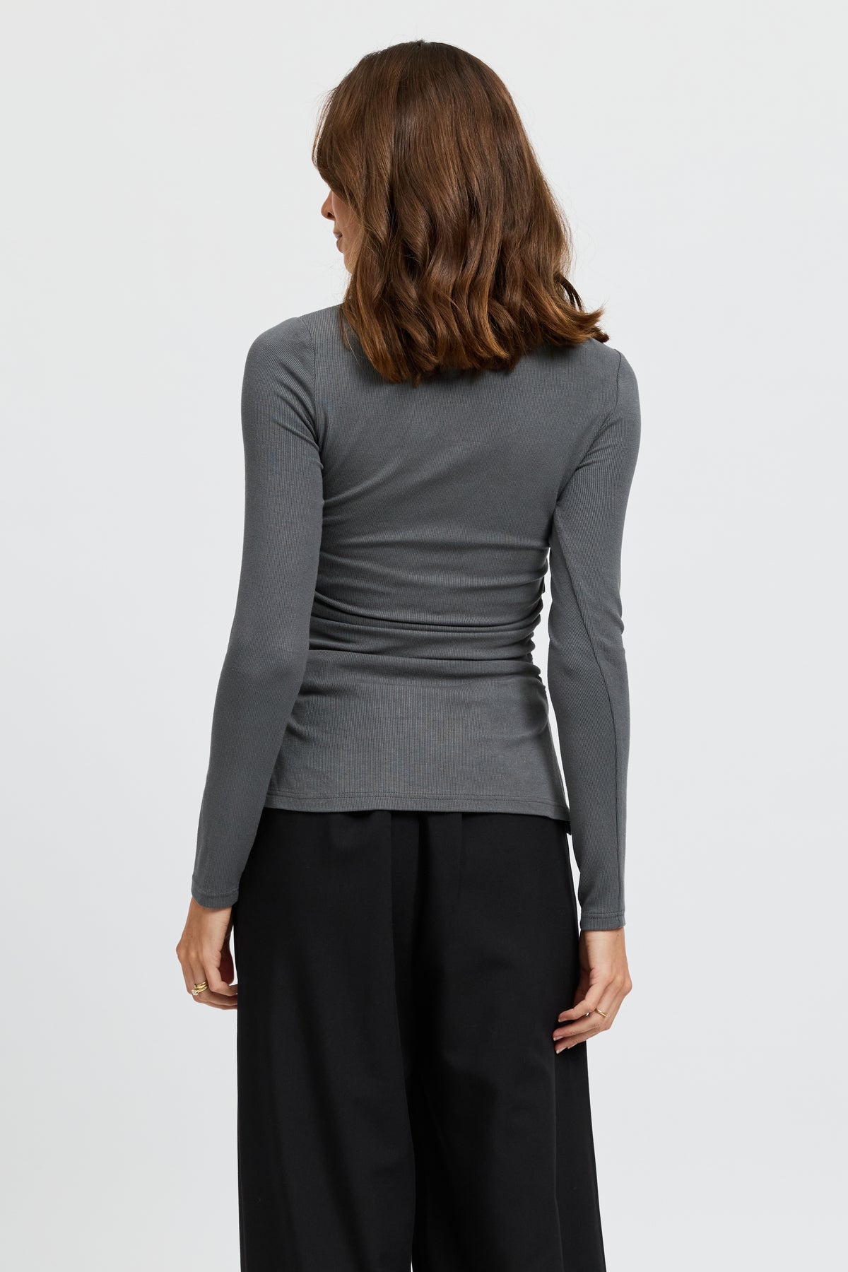 Ari Ribbed Long Sleeve Top - Charcoal