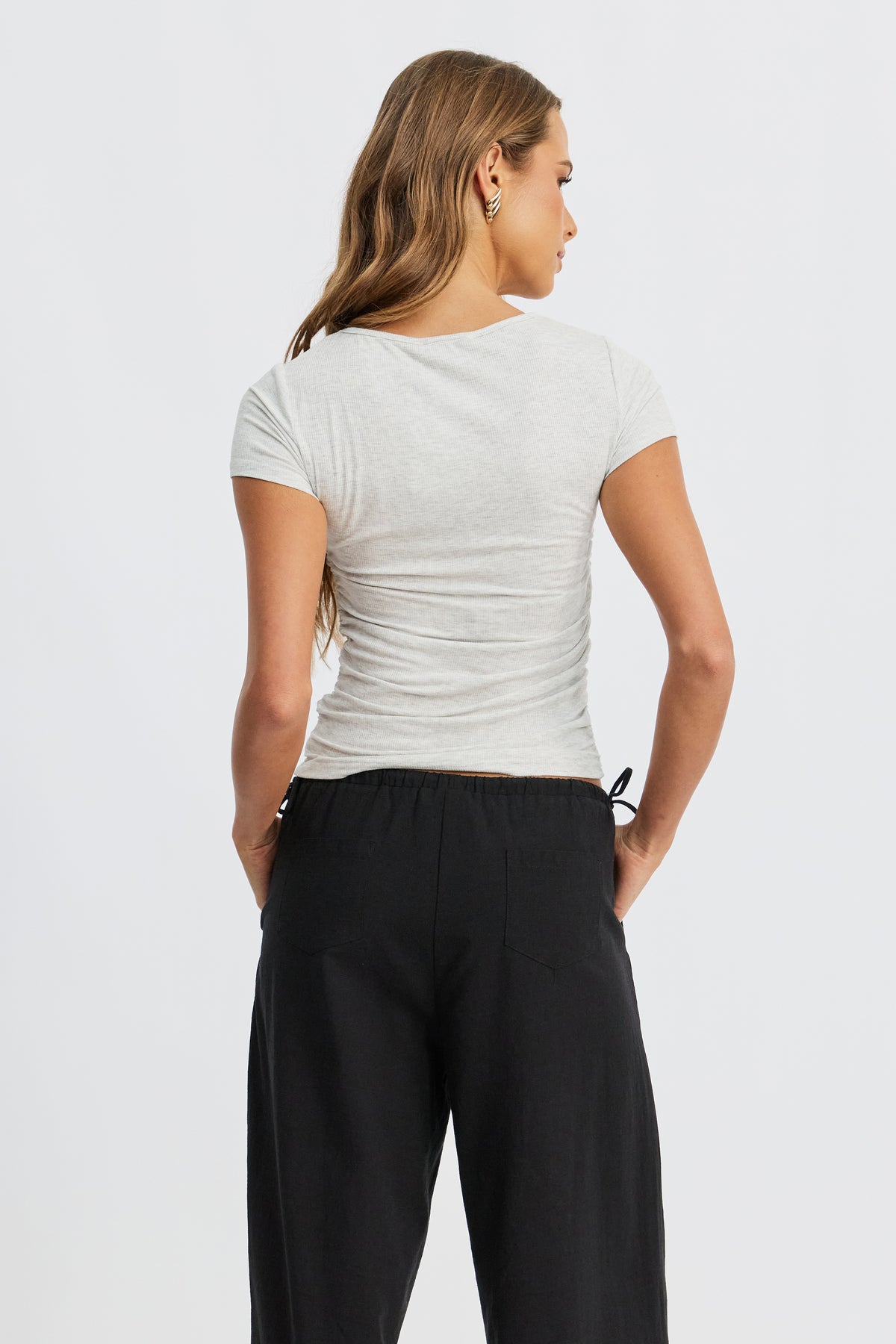 Ari Ribbed Ruched Tee - Grey Marle