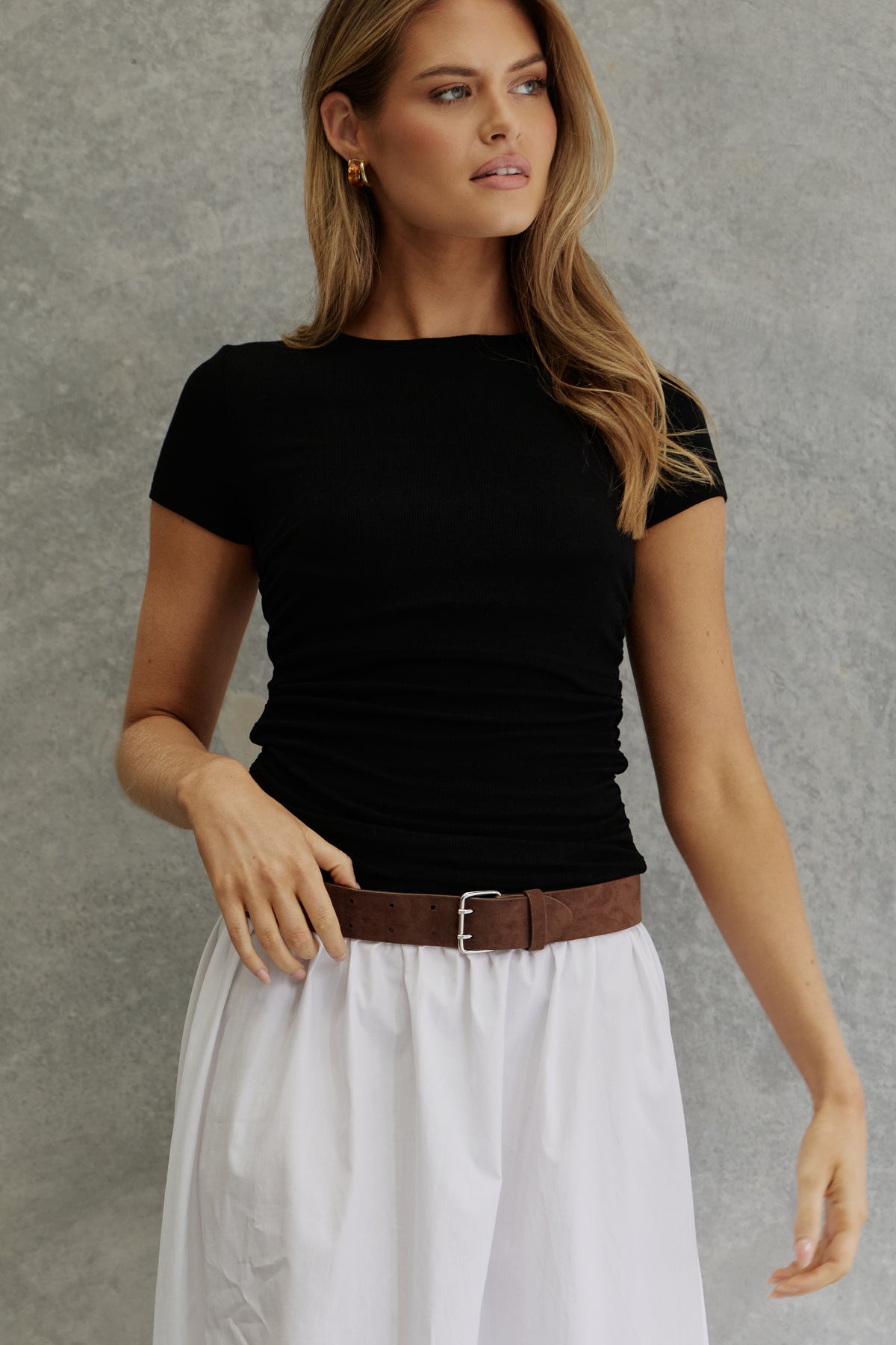 Ari Ribbed Ruched Tee - Black