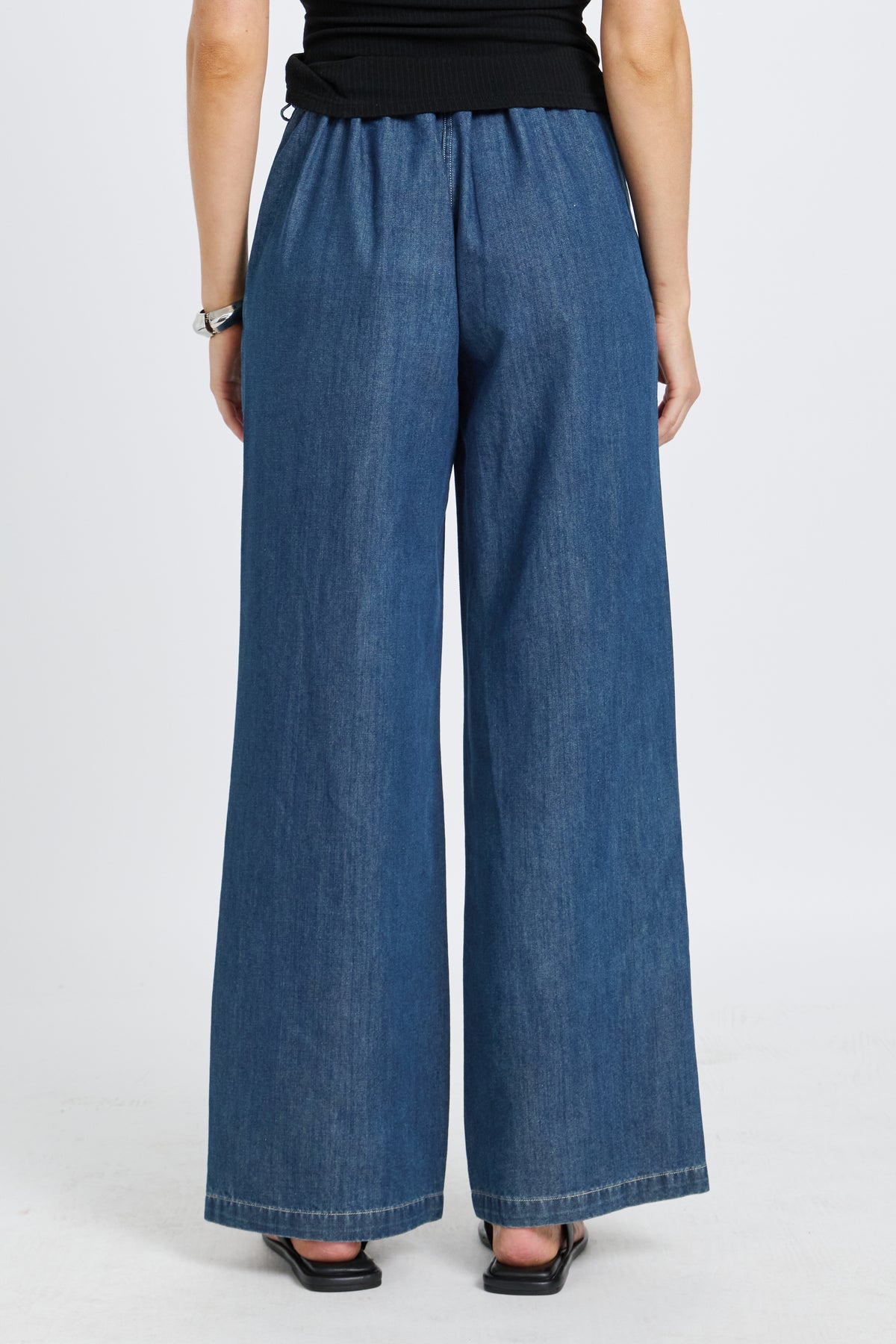 Anderson Adjustable-Waist Wide Leg Jean - Medium Blue
