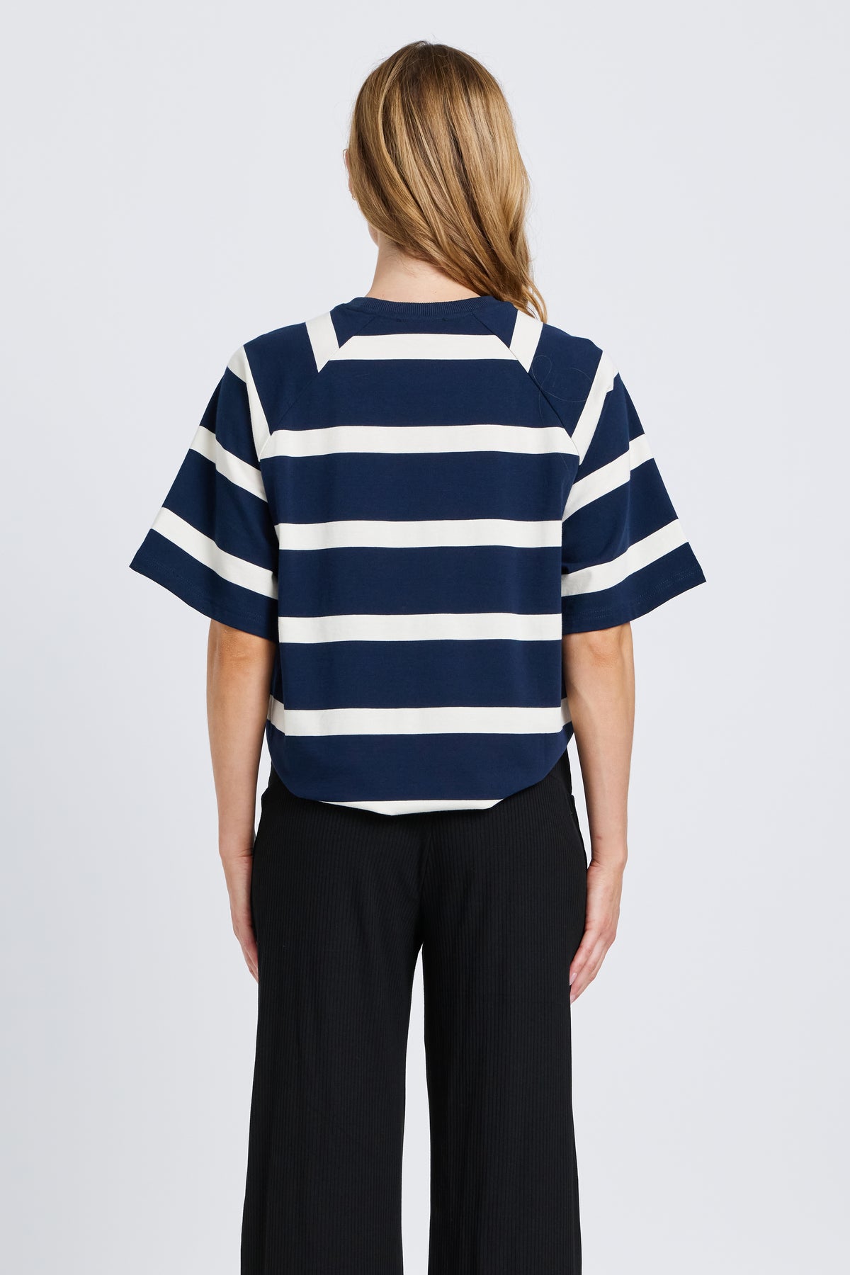 Classique Adjustable-Hem Box-Cut Tee - Navy / White